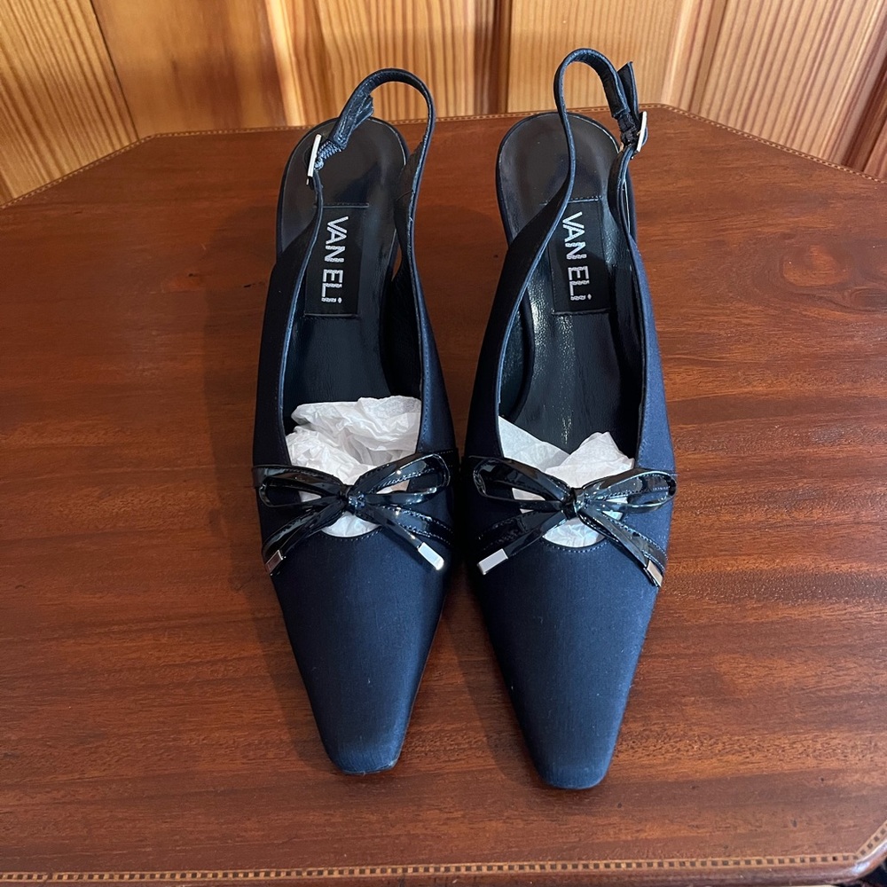 Vaneli Black Slingback Heels with Bow (Vintage)